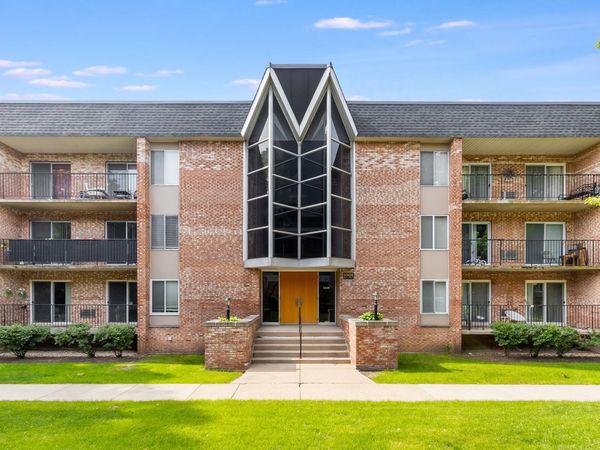 1001 N Mill Street , Unit 103, Naperville, IL 60563