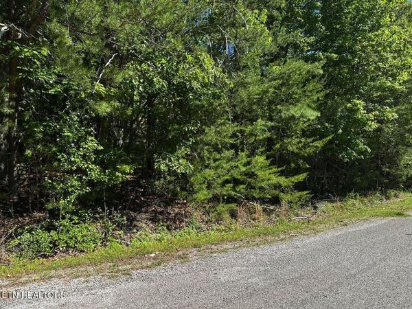 16 Norwood Place, Crossville, TN 38558