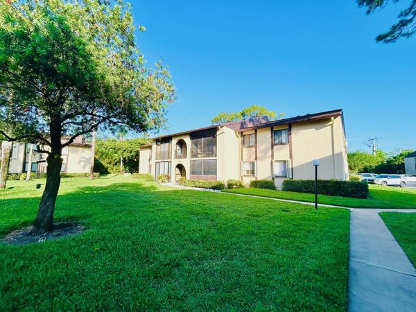 443 Pine Glen Lane, Unit B-2, Greenacres, FL 33463
