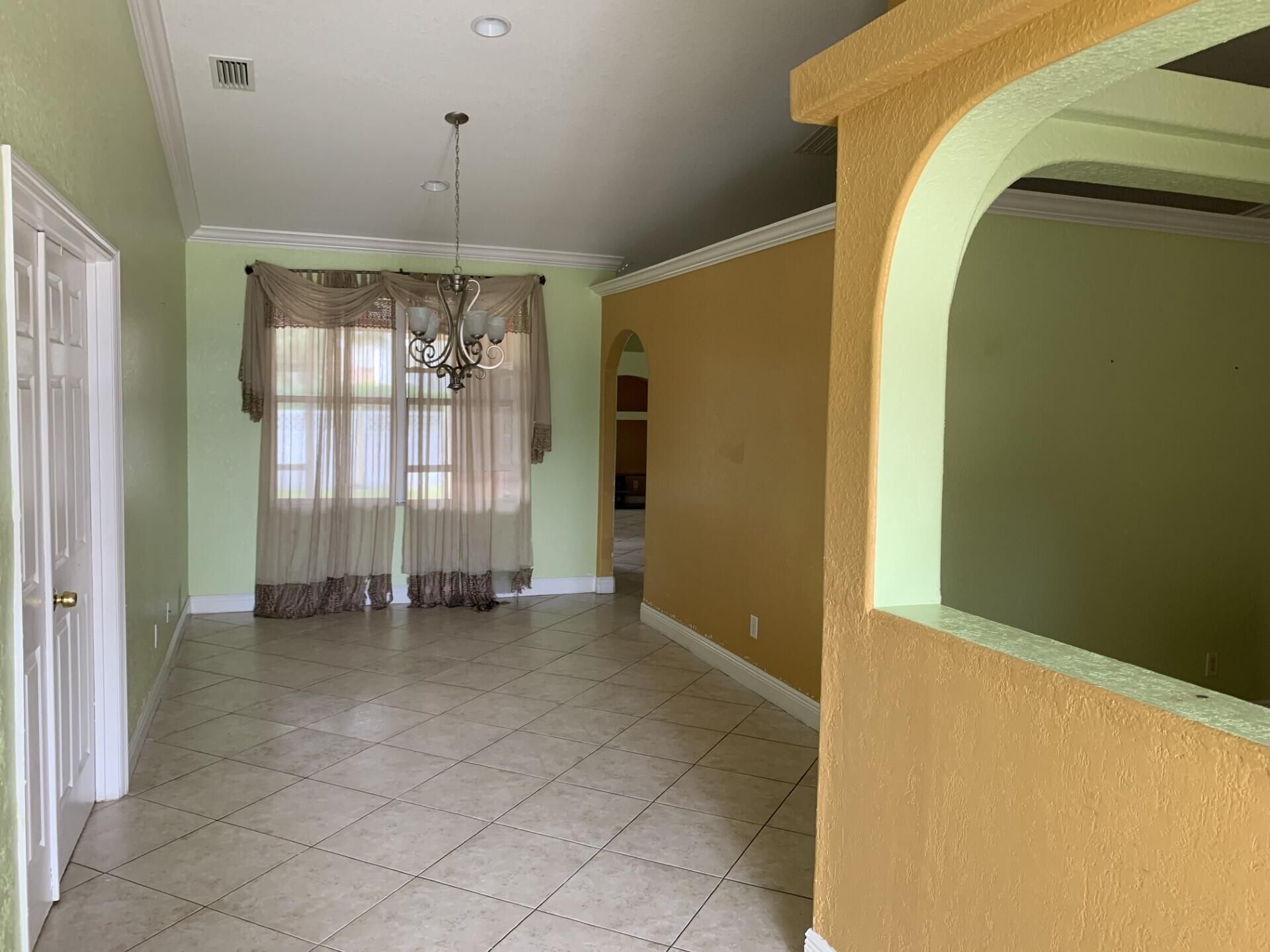 180 SW Oakridge Drive, Port Saint Lucie, FL 34984 Photo