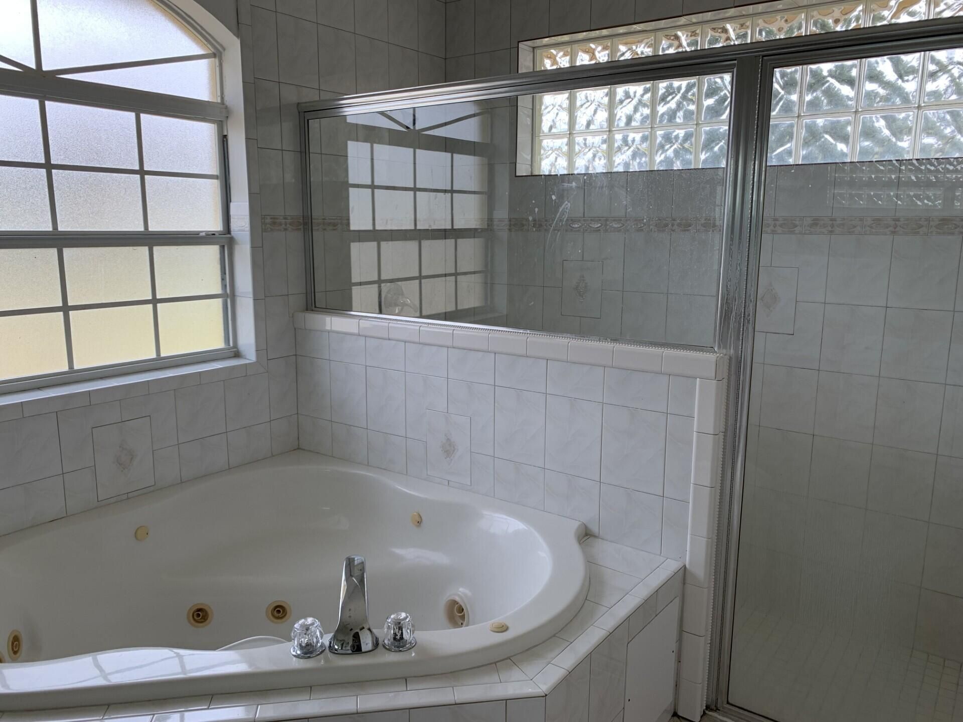 180 SW Oakridge Drive, Port Saint Lucie, FL 34984 Photo