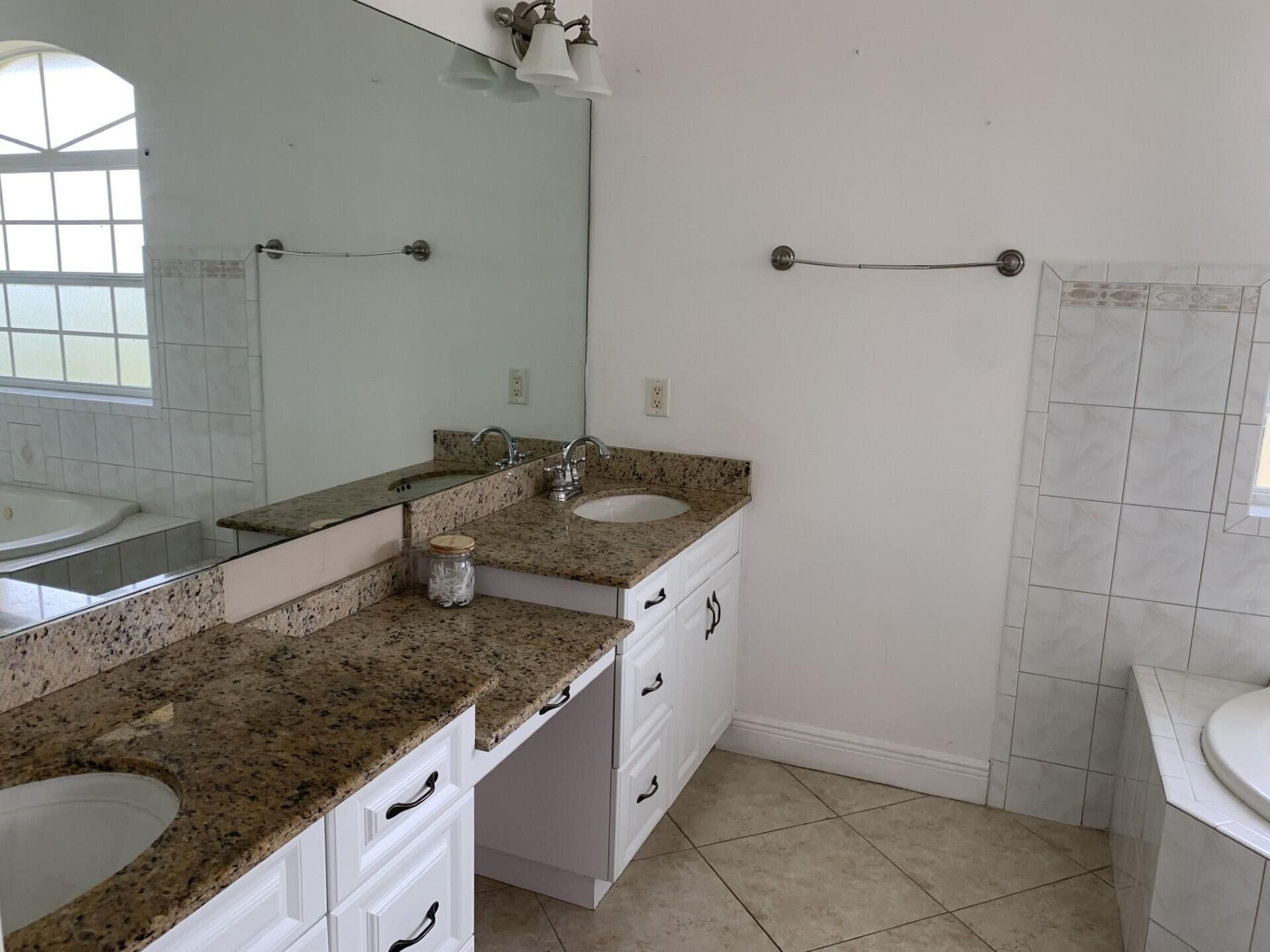 180 SW Oakridge Drive, Port Saint Lucie, FL 34984 Photo