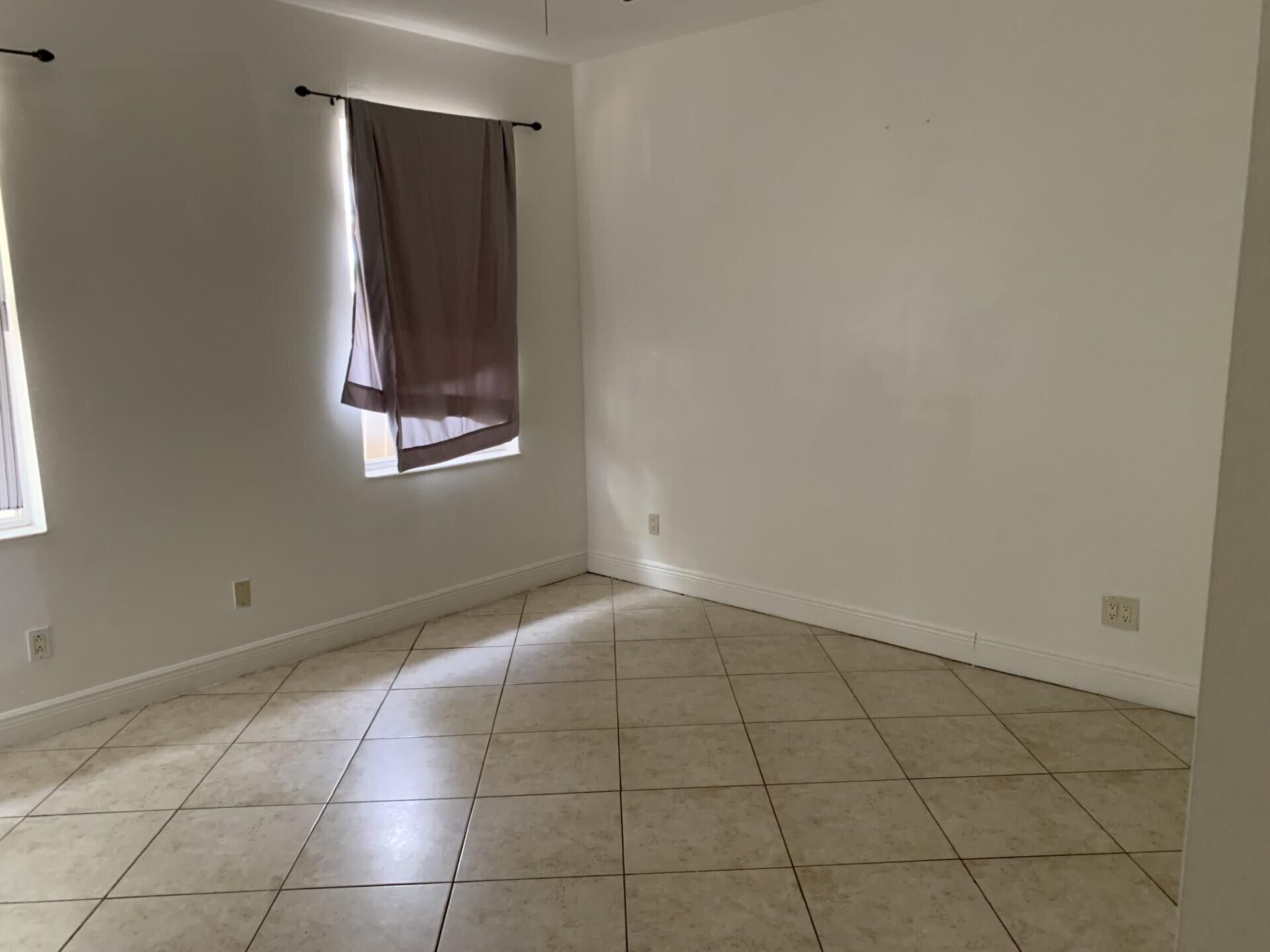 180 SW Oakridge Drive, Port Saint Lucie, FL 34984 Photo
