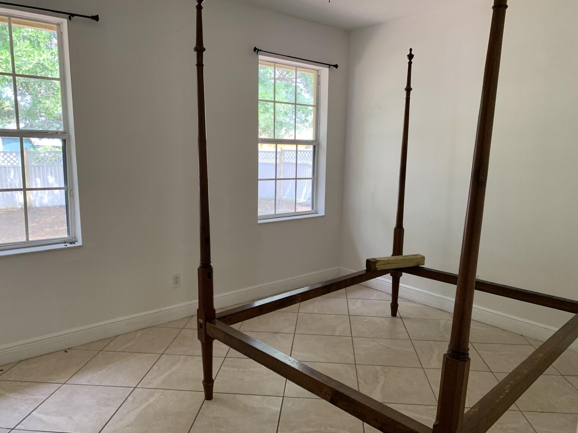 180 SW Oakridge Drive, Port Saint Lucie, FL 34984 Photo