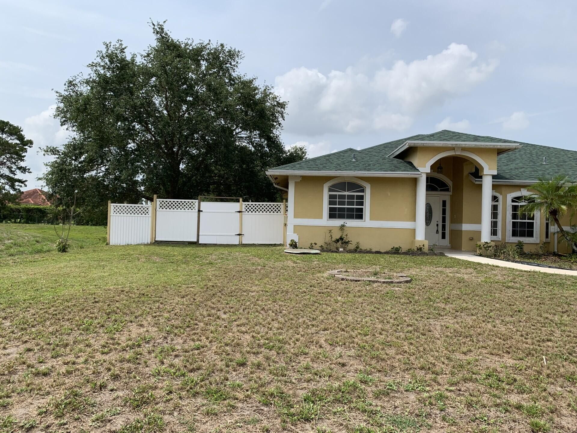180 SW Oakridge Drive, Port Saint Lucie, FL 34984 Photo