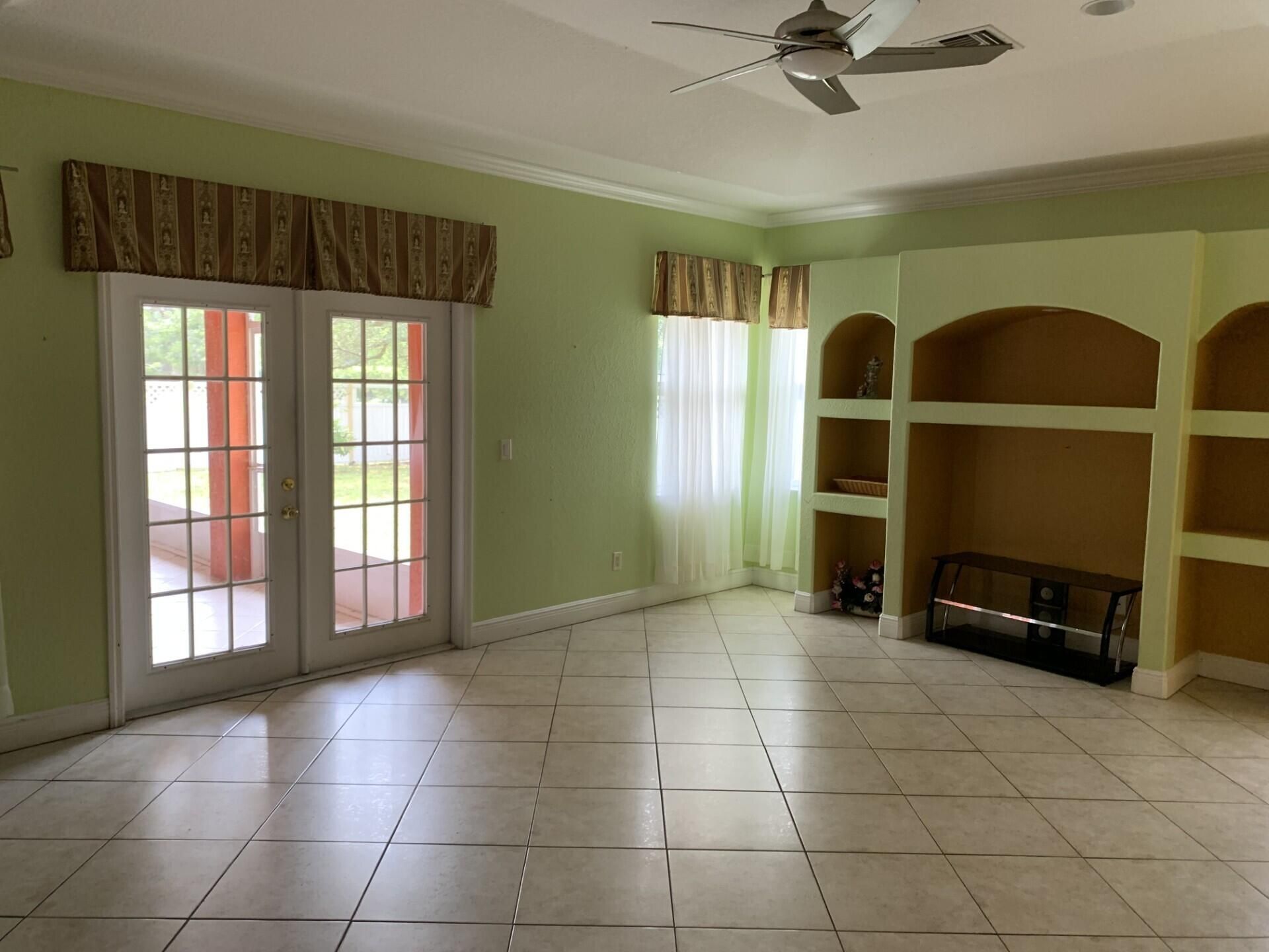 180 SW Oakridge Drive, Port Saint Lucie, FL 34984 Photo