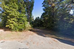 950 Trinkets Loop photo 4