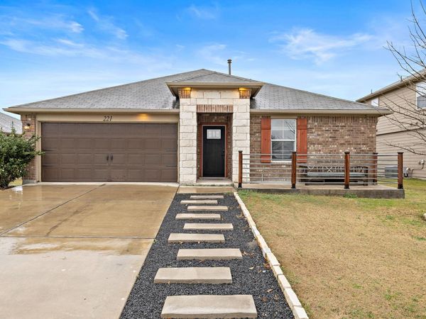 221 Camellia DR , Hutto, TX 78634