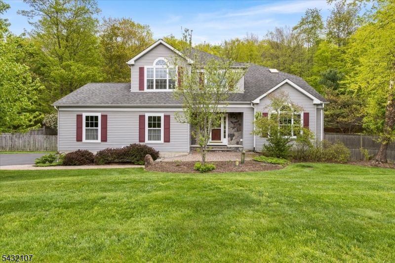 15 Upper Plateau Dr, Vernon, NJ 07462 Main Photo