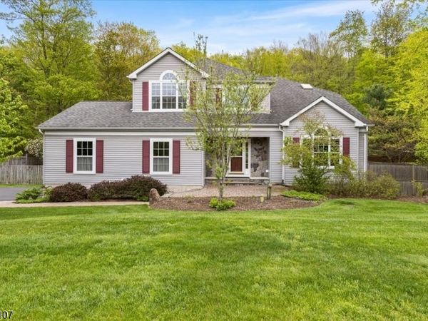 15 Upper Plateau Dr, Vernon, NJ 07462