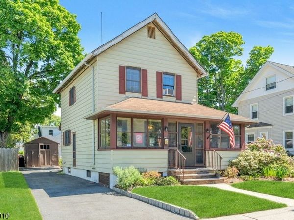 52 Terrace Ave, Rochelle Park, NJ 07662