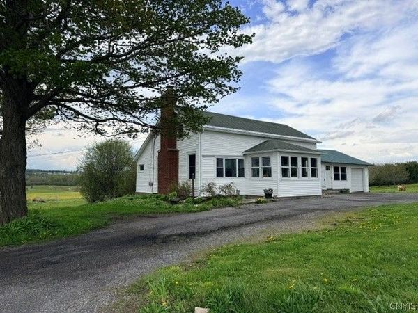 4634 Roberts Road , Cazenovia, NY 13035