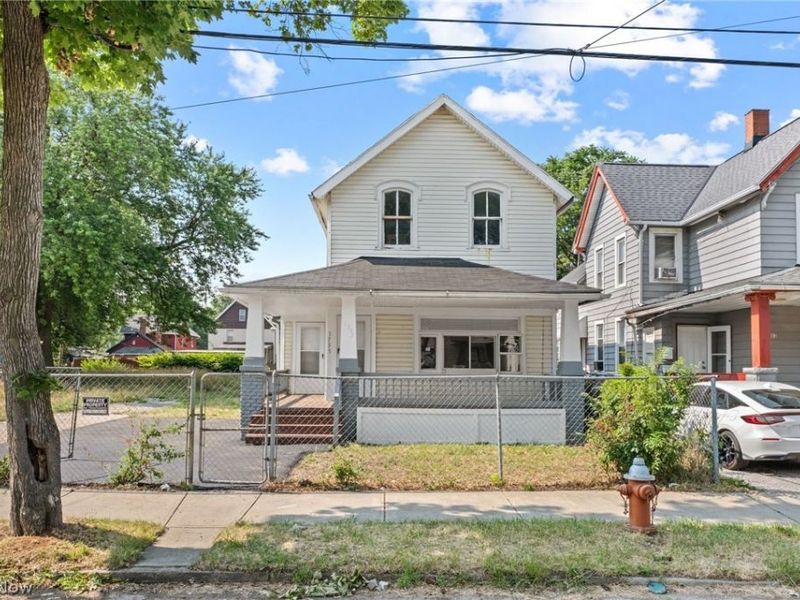 1735 Buhrer Avenue, Cleveland, OH 44109 Photo 2