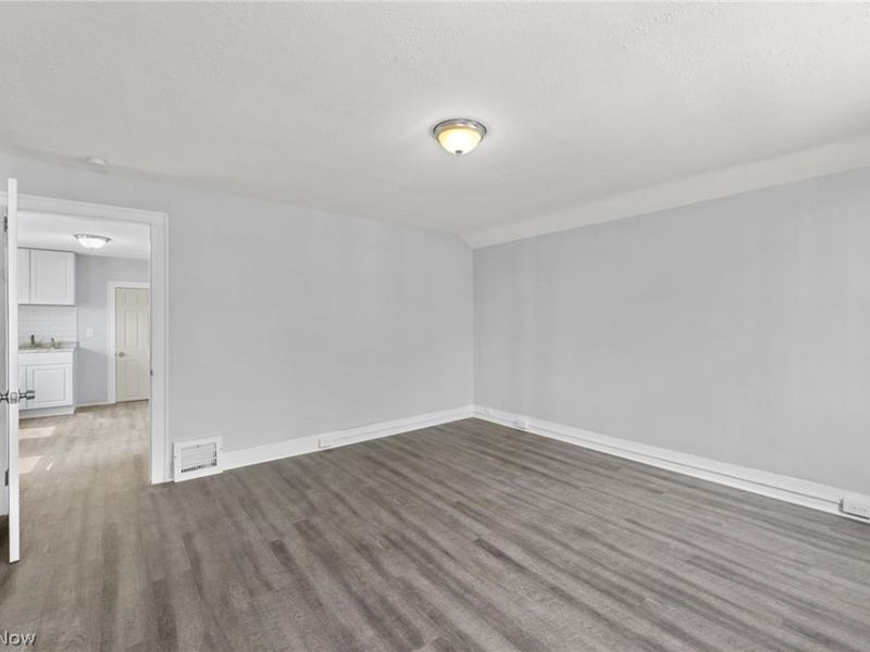 1735 Buhrer Avenue, Cleveland, OH 44109 Photo 22