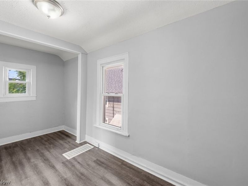 1735 Buhrer Avenue, Cleveland, OH 44109 Photo 25