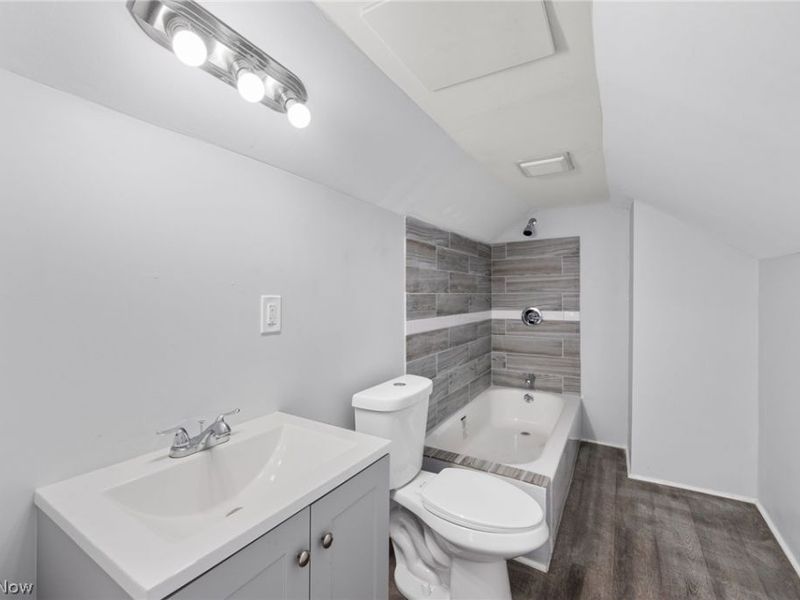 1735 Buhrer Avenue, Cleveland, OH 44109 Photo 27