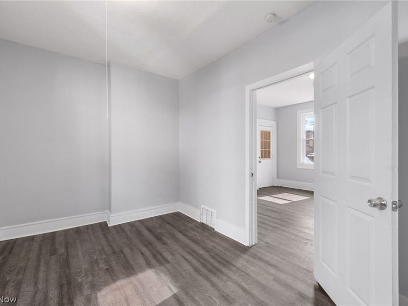 1735 Buhrer Avenue, Cleveland, OH 44109 Photo 9