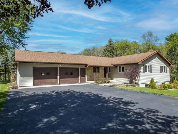 100 Stony Creek Circle, Mankato, MN 56001