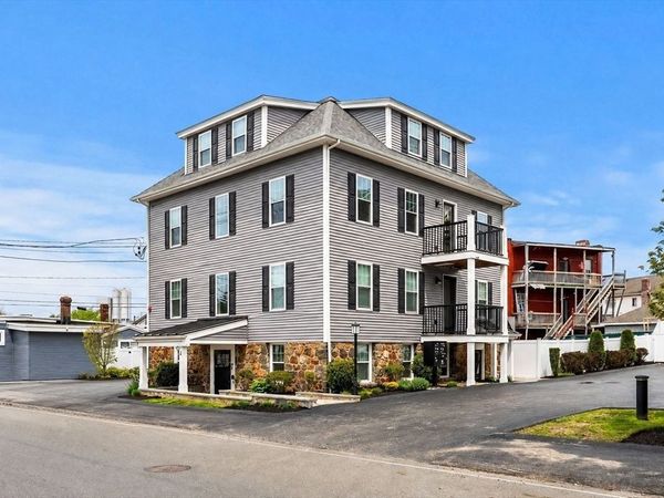 4 Wakefield Ave, Unit 4, Wakefield, MA 01880