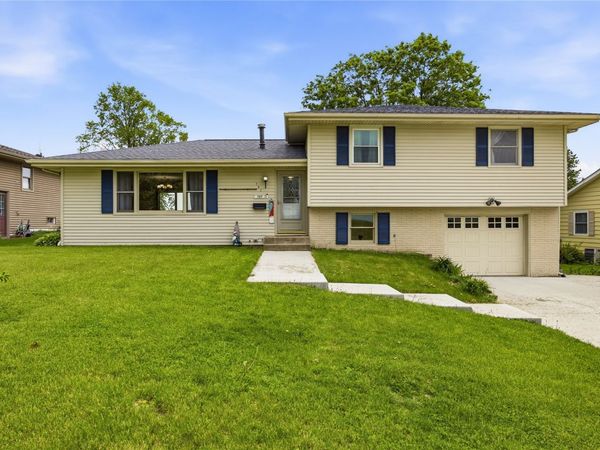 107 Parkview Drive, Tipton, IA 52772