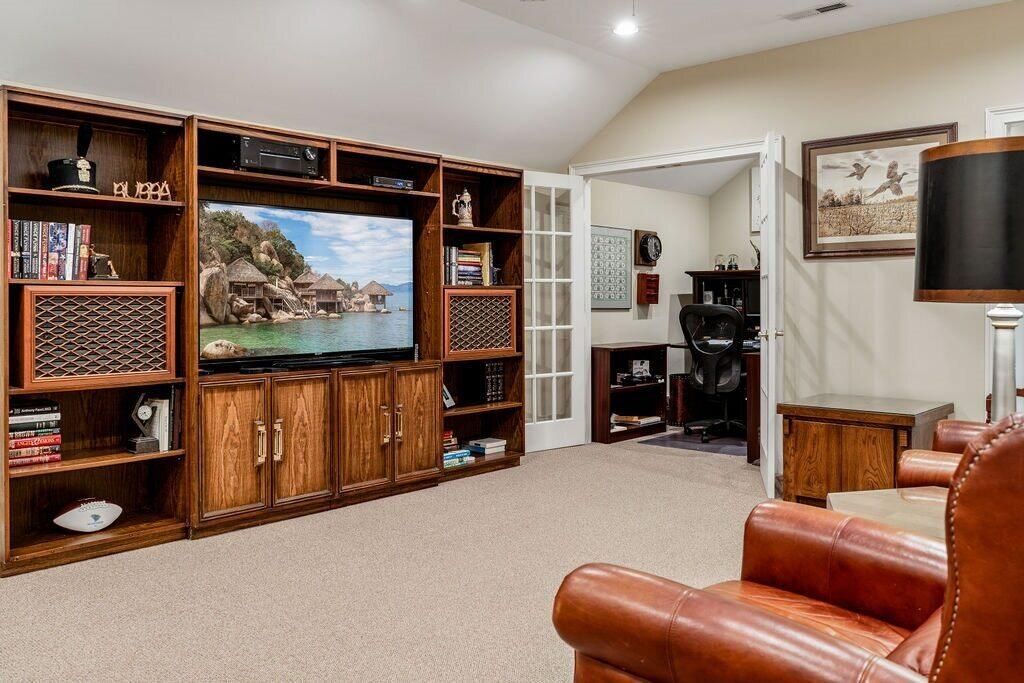 1259 Oatland Lake Drive Photo 18