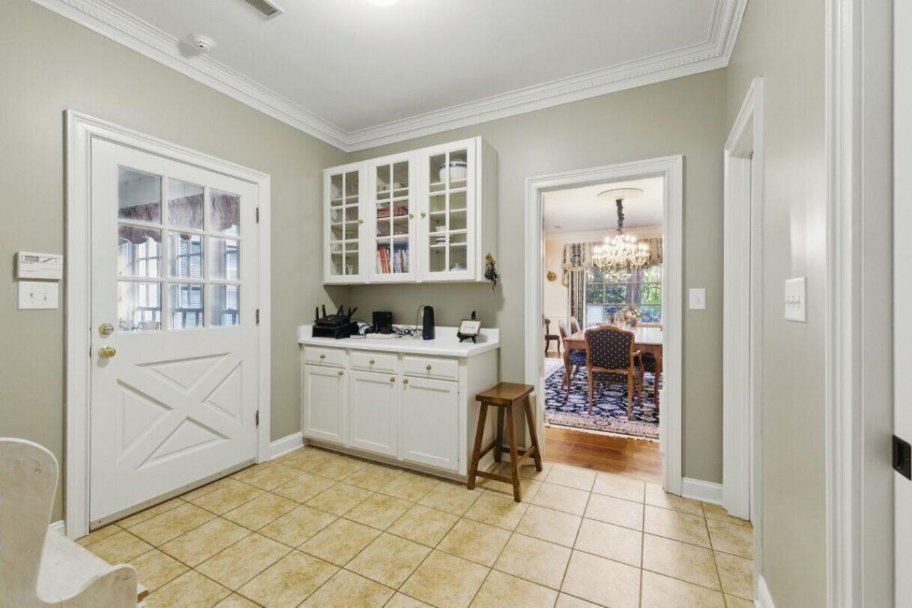 1259 Oatland Lake Drive Photo 6
