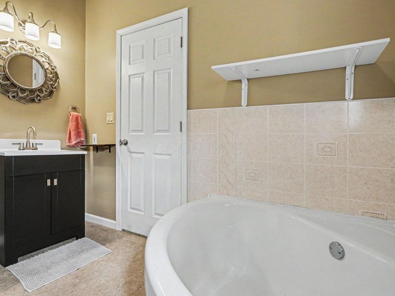 9274 Cincinnati-Zanesville Road SW, Amanda, OH 43102 Photo 14