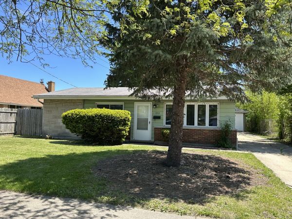 1353 STANLEY Boulevard , Calumet City, IL 60409