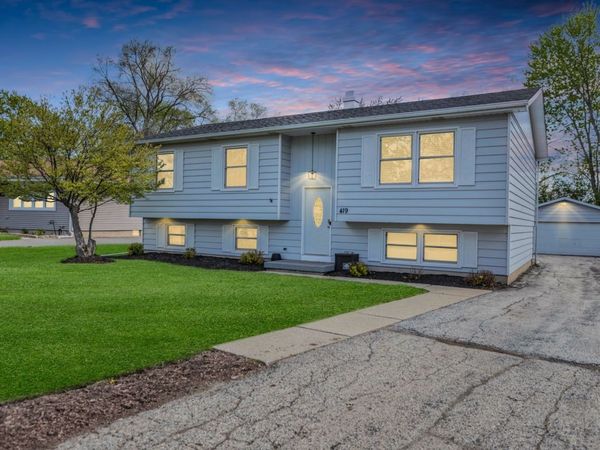 419 DEERPATH Drive , Lindenhurst, IL 60046