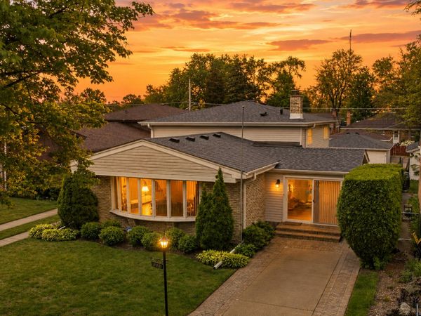 9437 N Lockwood Avenue , Skokie, IL 60077