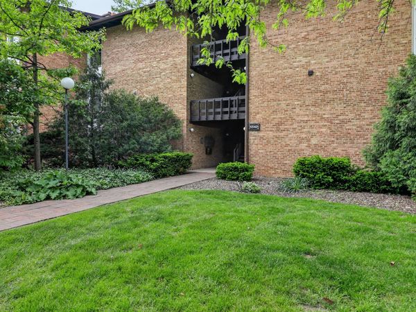 5542 E Lake Drive , Unit 74-E, Lisle, IL 60532