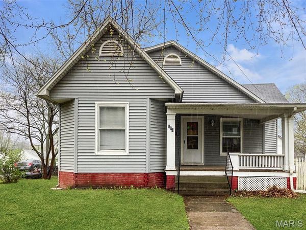 869 S Redman Avenue , Marshall, MO 65340