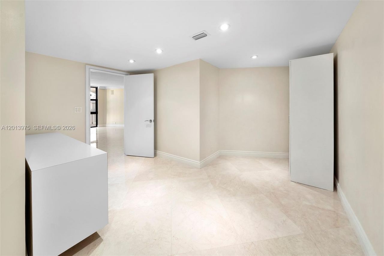 1121 Crandon Blvd, Unit F1203, Key Biscayne, FL 33149 Photo
