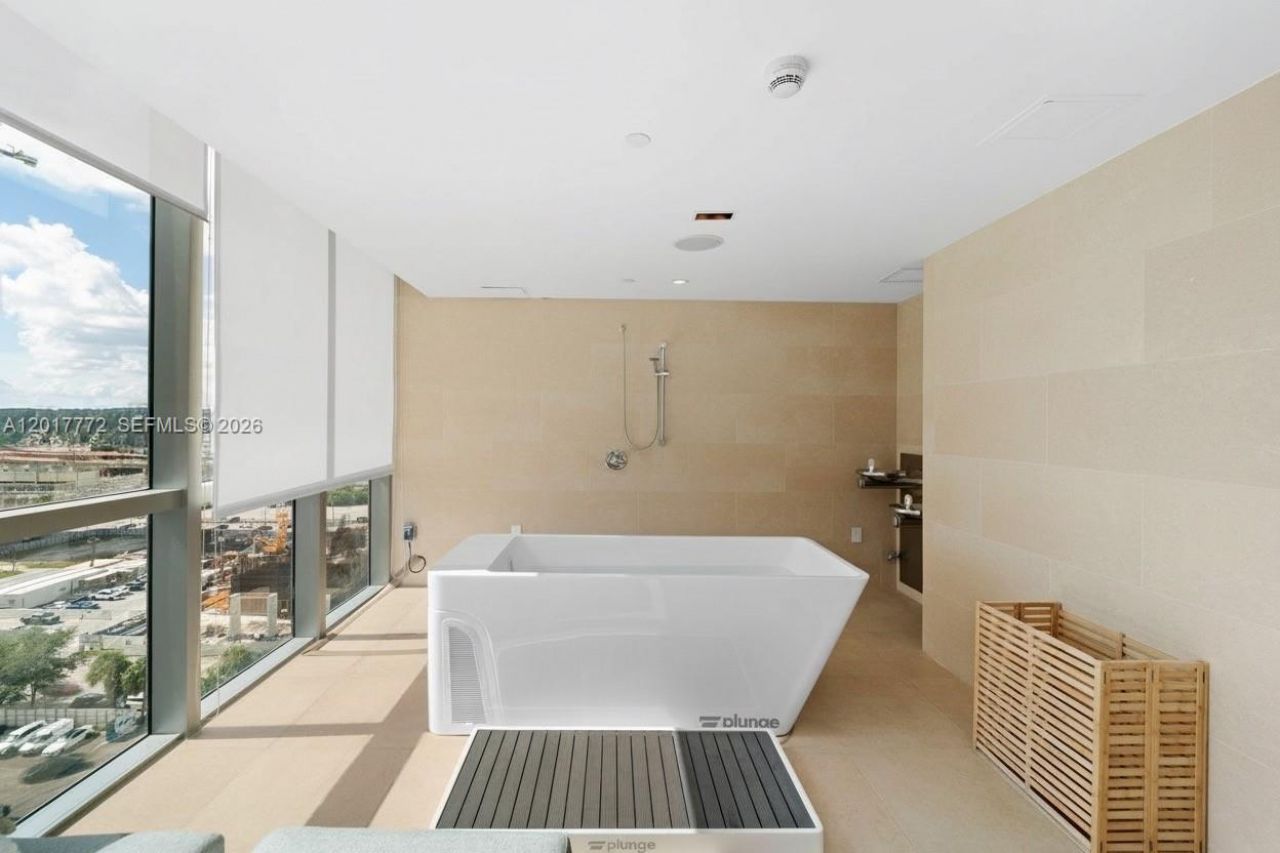 900 Biscayne Blvd , Unit 4205, Miami, FL 33132 Photo
