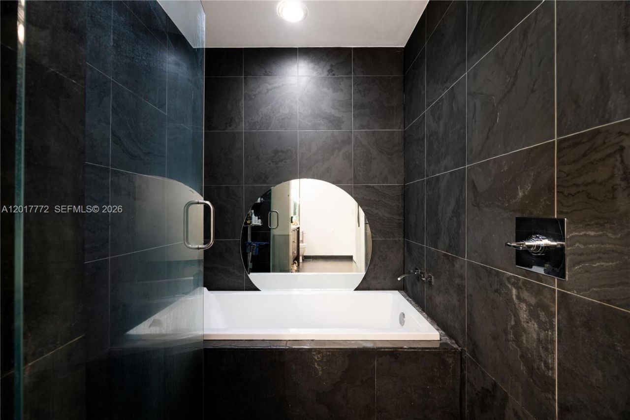 900 Biscayne Blvd , Unit 4205, Miami, FL 33132 Photo