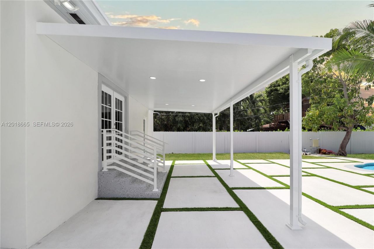 3111 SW 15th St, Miami, FL 33145 Photo