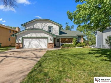 1418 Cherry Tree Lane, Papillion, NE 68133