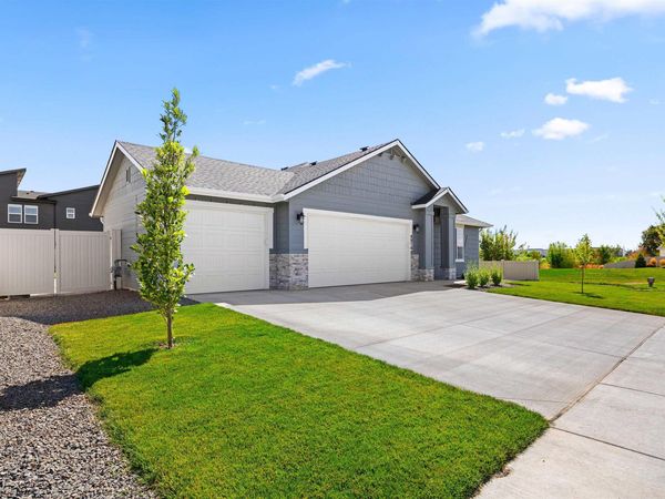 4914 Endicott Dr, Caldwell, ID 86605