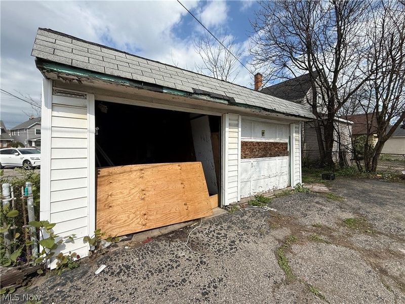 3319 Fulton Road, Cleveland, OH 44109 Photo 5