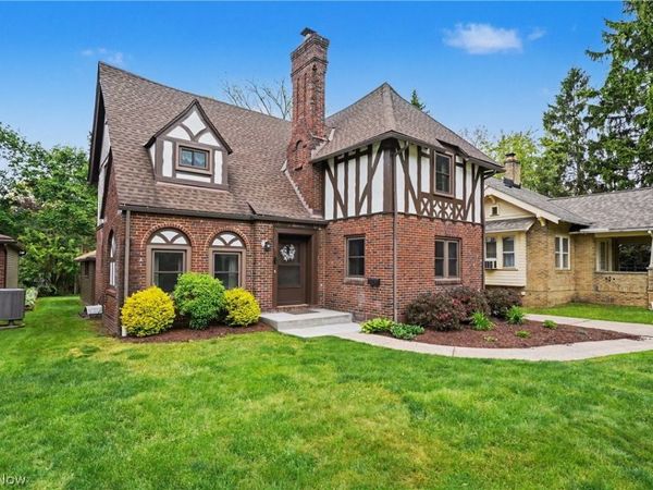 116 Melbourne Avenue , Akron, OH 44313