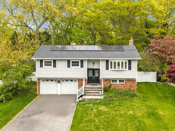35 Arline Lane , East Islip, NY 11730