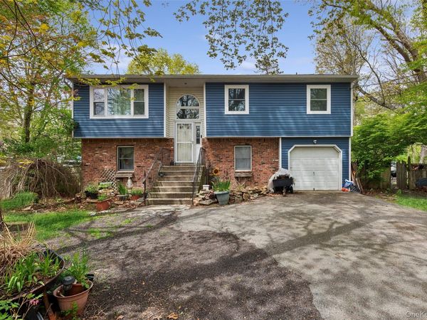 64 Giant Oak Road , Ridge, NY 11961