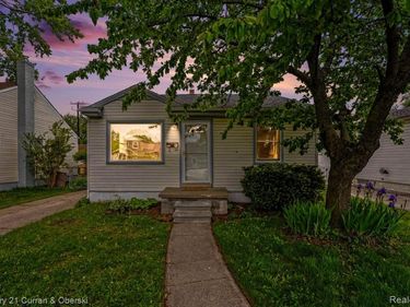 7921 Jackson Street, Taylor, MI 48180
