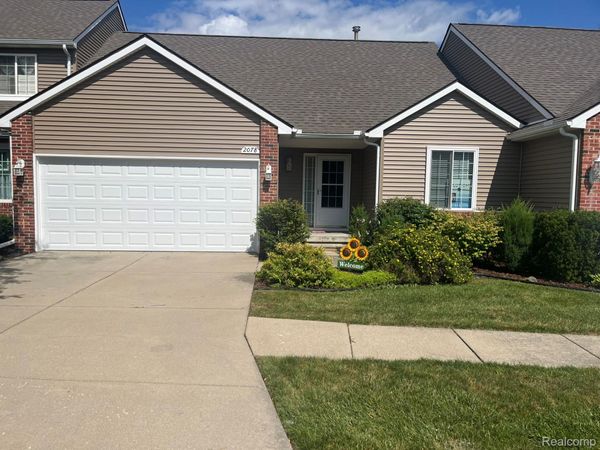 2078 W Ridge Drive, Unit 21, Davison, Mi 48423