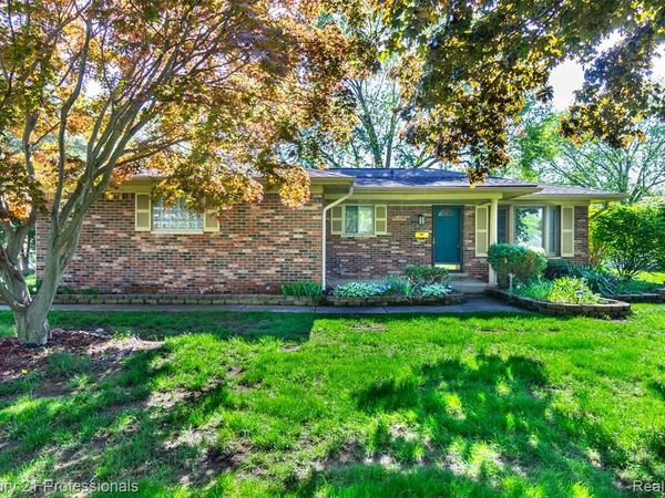 5190 Babbit Drive, Troy, MI 48085
