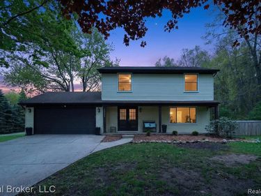 3885 Morgan Road, Orion Twp, MI 48359
