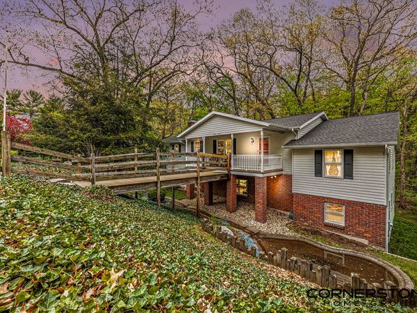 2070 Timberview Drive NE, Grand Rapids, MI 49525
