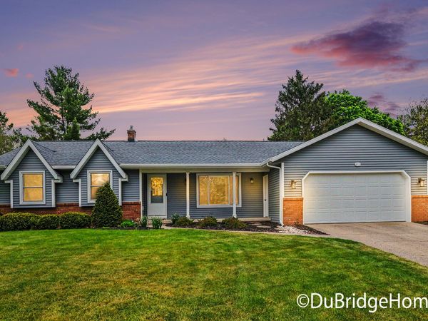 4974 Cedar Ridge Drive NE, Grand Rapids, MI 49525
