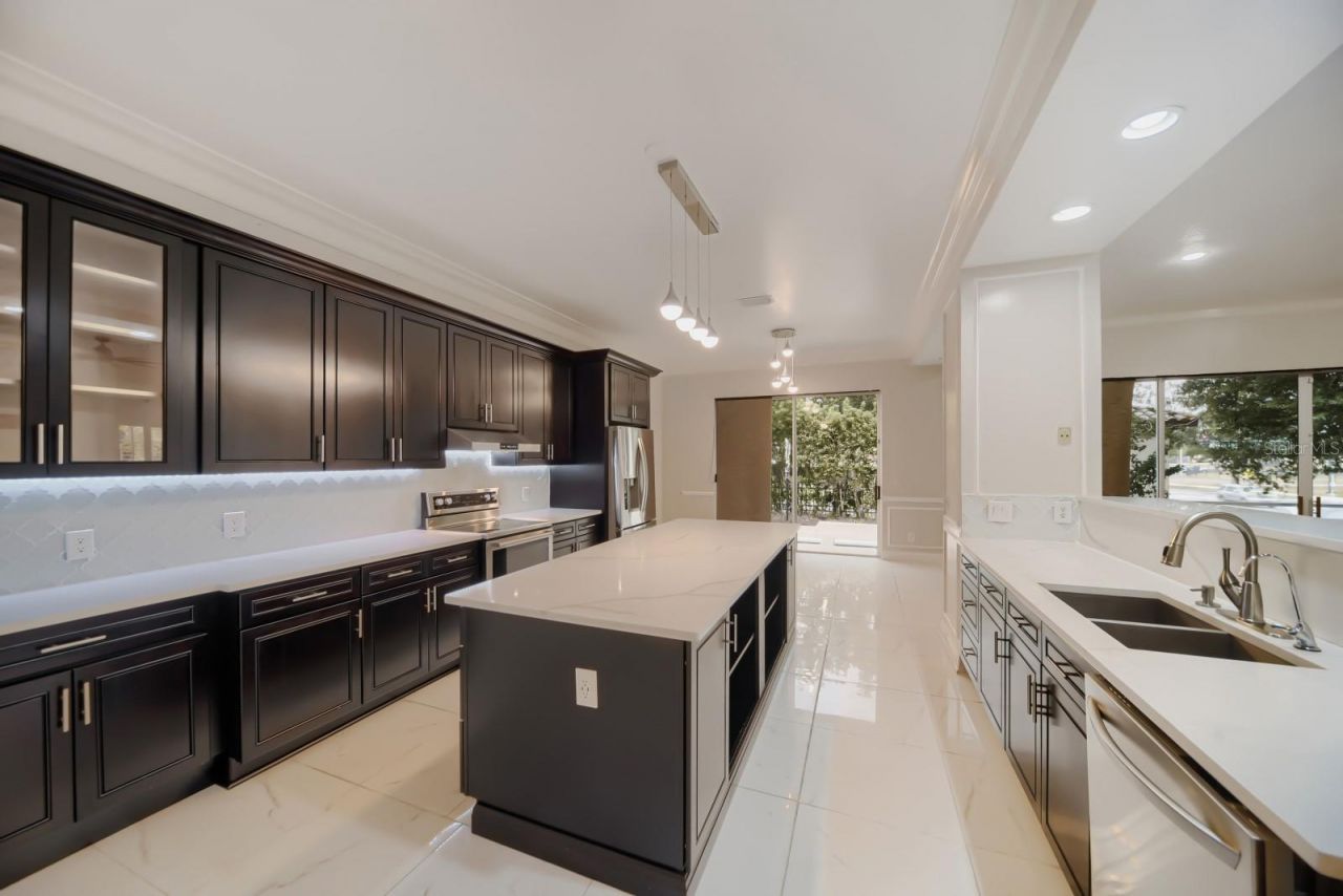 7601 Debeaubien Drive, Orlando, FL 32835 Photo