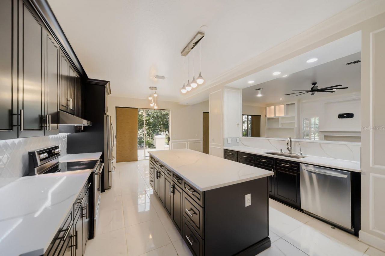 7601 Debeaubien Drive, Orlando, FL 32835 Photo
